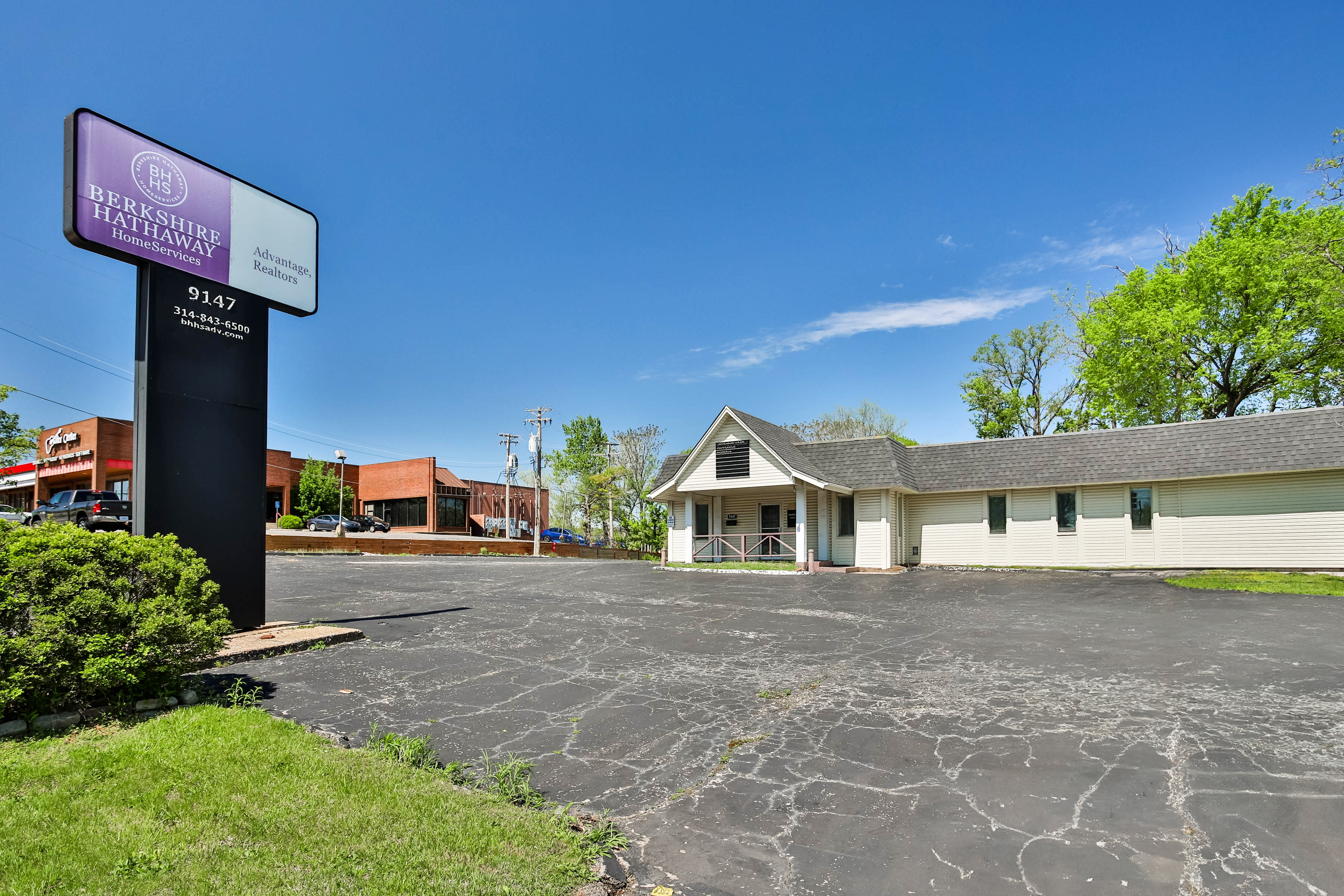 Watson Rd-Crestwood MO |5208 SF Commercial Building | 41,950 SF Lot | Corner Location-Watson Industrial Park